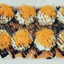 โรตีทิชชู่วิปครีม+ฝอยทอง+ช็อกโกแลต