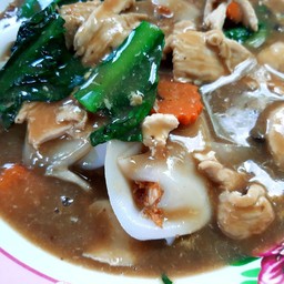 ราดหน้าหมูหมัก