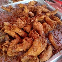 คอไก่จานละ30บ.