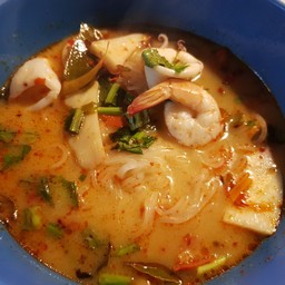 ก๋วยเตี๋ยวต้มยำทะเลน้ำข้น