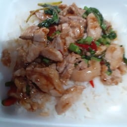 กระเพรา+เนื้อราดข้าว