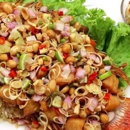 ปลาทับทิมทอดยำสมุนไพร