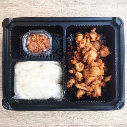 หมูทอดไก่ทอดไทยสมบูรณ์ สาขา 1 ข่วงสิงห์