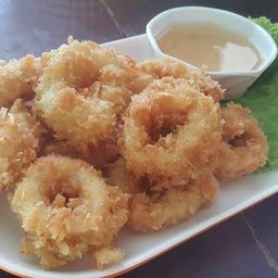 ปลาหมึกชุบแป้งทอด