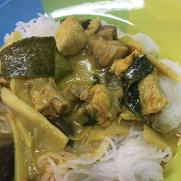 บ้านขนมจีน ข้างธนาคารไทยพาณิชย์สวนหลวง