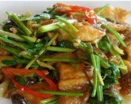 ผัดขึ้นฉ่าย กับข้าว