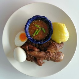 สุขพิทักษ์ ข้าวขาหมู