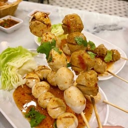 ก๋วยเตี๋ยวเรือ รสเจ็บ ตลาด apple market หลังตึกการบินไทย