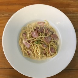 สปาเกตตีครีมซอสแฮมเห็ด