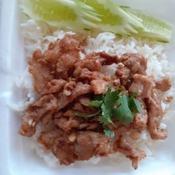 ไก่ทอดกระเทียม(กับข้าว)