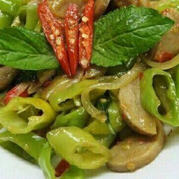 ผัดพริกหยวกหมูยอราดข้าว