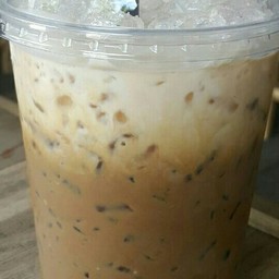 กาแฟนมสดเย็นแก้วใหญ่(32ออนซ์)