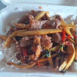 กระเพราไก่+ราดข้าว