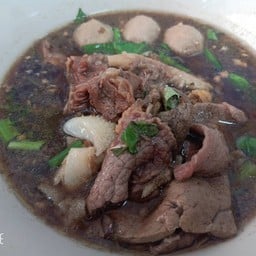 ร้านก๋วยเตี๋ยวเนื้อเปื่อย ดวน&มร
