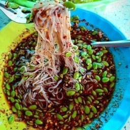 ข้าวปุ้นน้ำนัว By พรทิพย์