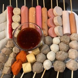 ลูกชิ้นทอด by เจ้หยอง