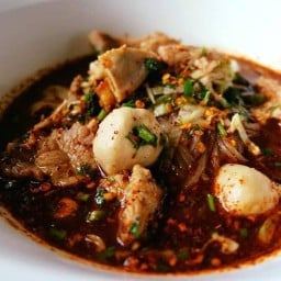 ก๋วยเตี๋ยว5รส สูตรมะนาว เจ้าแรกในเชียงใหม่ สันผีเสื้อ