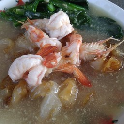 เส้นใหญ่ราดหน้ากุ้ง