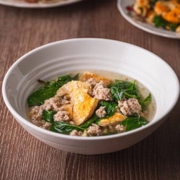 แกงจืดไข่เจียวน้ำหมูสับโหระพา