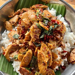 ยำเมากะเพราถาด