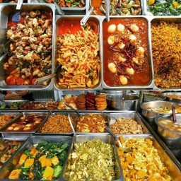 ข้าวราดแกงสุ่มตัก 2 อย่าง