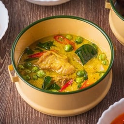 แกงเขียวหวานไก่มะเขือยาว