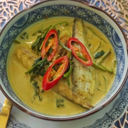 แกงคั่วปลาย่างใบบัวบก