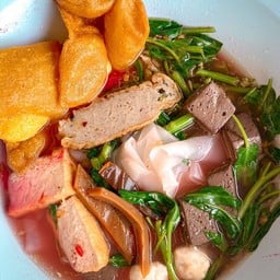 เส้นใหญ่เย็นตาโฟ - น้ำ