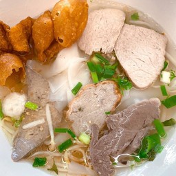 เส้นใหญ่หมู - น้ำ