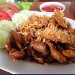 เป็นกับข้าวหมูกระเทียม