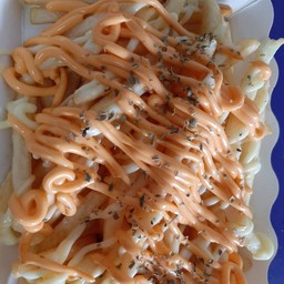 เฟรนฟรายราดชีสช่ำๆ