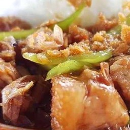 พริกหยวกหมูกรอบราดข้าว