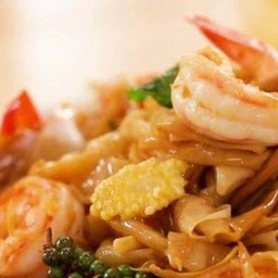 เส้นใหญ่ขี้เมา กุ้ง