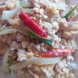 ไก่+ผัดไข่ราดข้าว