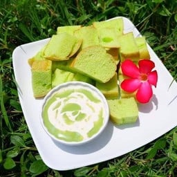 ขนมปังสังขยาใบเตย