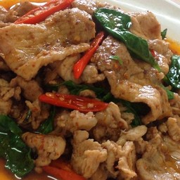 ไก่ผัดพริกเผา