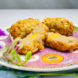 ขนมเผือกทองคำเกาลัด1ชิ้น