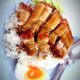 ข้าวหมูกรอบ