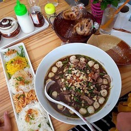 เตี๋ยวเรือชามโตอิ่มยกแก๊งค์