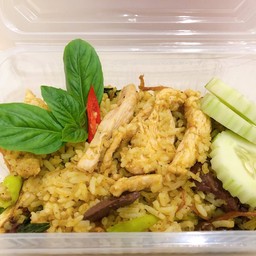 ข้าวผัดแกงเขียวหวานไก่