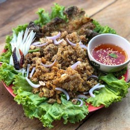 ยำปลาดุกฟู (บ้านสมหวัง-สมุทรปราการ) /อาหารตามสั่ง ส้มตำ ลาบ/รับทำข้าวกล่อง