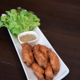 ปีกไก่ทอดน้ำปลา