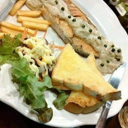 สเต็กปลาแซลมอนซอสครีมเห็ด