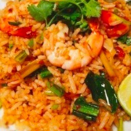 ข้าวผัดต้มยำทะเล