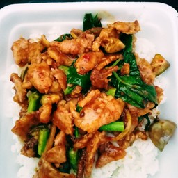 ผัดพริกแกงหมู