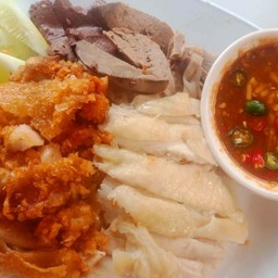 ข้าวมันไก่ผสมไก่ทอด