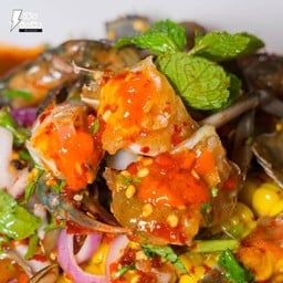 ยำปูไข่ดอง