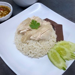 ข้าวมันไก่ต้ม (พิเศษ)