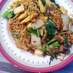 มาม่าขี้เมาหมู หรือไก่