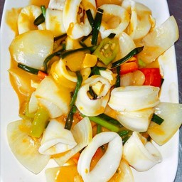 หมึกผัดไข่เค็ม